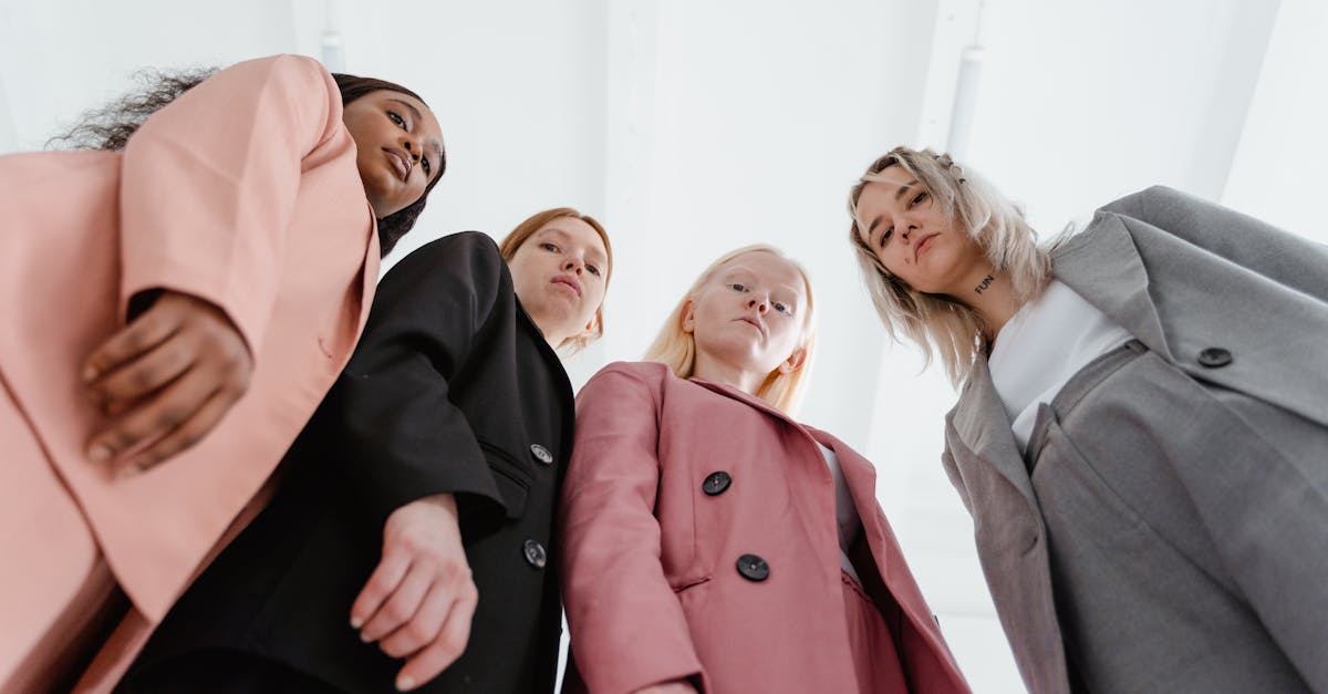 entdecken sie inspirierende geschichten von frauen in der geschäftswelt, die führungsstärken zeigen, innovative ideen entwickeln und das unternehmertum prägen. lassen sie sich von ihrem mut und ihrer entschlossenheit motivieren!