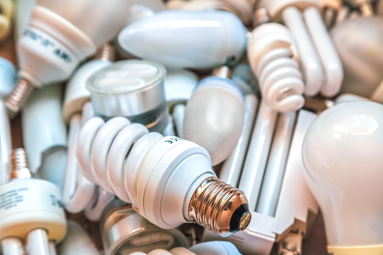 energiesparen: effektive strategien und tipps zur reduzierung des energieverbrauchs und senkung der kosten im haushalt und unternehmen.