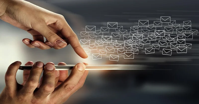 Persönlich, E-Mail oder Chat: der Kanal ist Teil der Botschaft