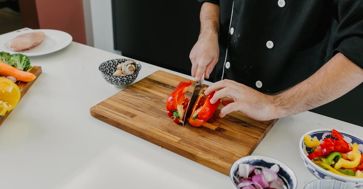 entdecken sie die besten kochtechniken, um ihre kulinarischen fähigkeiten zu verbessern. lernen sie verschiedene methoden und tipps, um leckere gerichte zuzubereiten und ihre leidenschaft für das kochen zu entfachen.