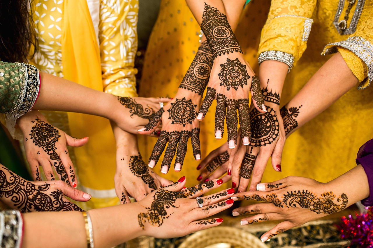 entdecken sie die faszinierenden traditionen, die unser kulturelles erbe prägen. von festlichen bräuchen bis hin zu handwerklichen fertigkeiten – tauchen sie ein in die vielfalt der traditionen und erleben sie, wie sie unser zusammenleben bereichern.