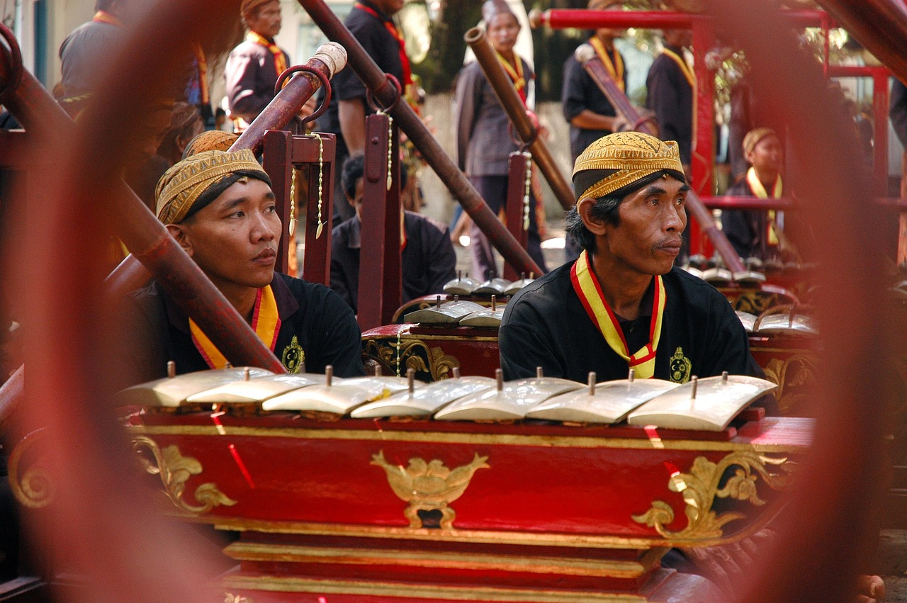 entdecken sie die faszinierenden traditionen, die unser kulturelles erbe prägen. von festlichen feierlichkeiten bis hin zu einzigartigen bräuchen – erleben sie die vielfalt und den reichtum der traditionen in deutschland.