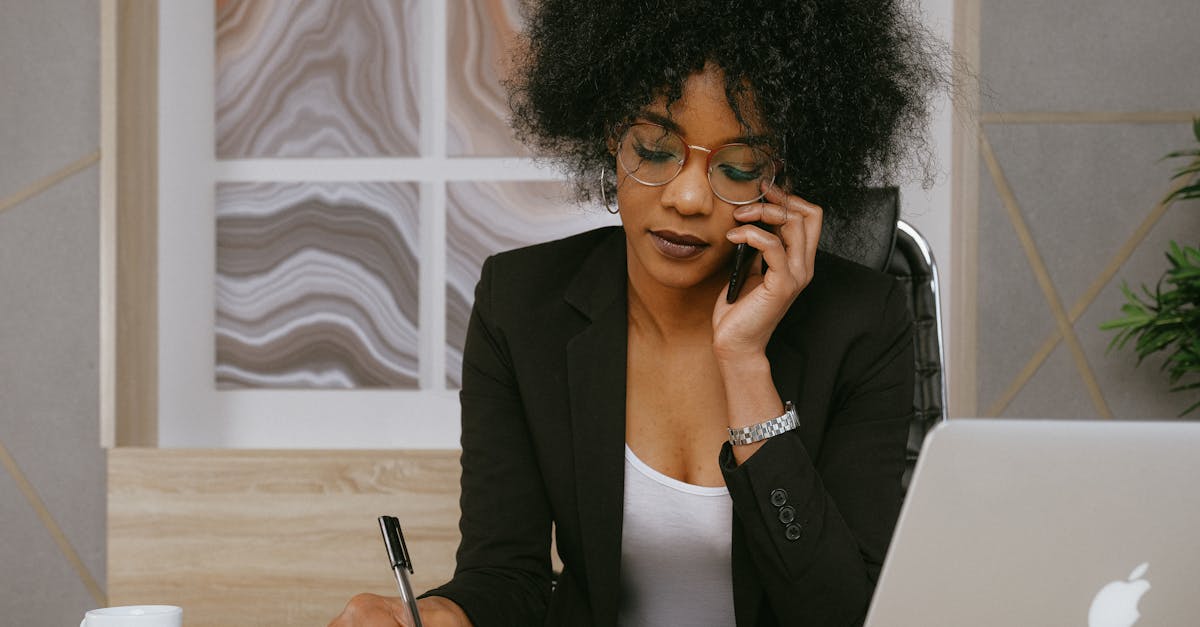 entdecken sie die bedeutung und den einfluss weiblicher führungspersönlichkeiten in der modernen welt. erfahren sie, wie frauen in führungspositionen die arbeitskultur transformieren und innovative lösungen für kommende herausforderungen schaffen.