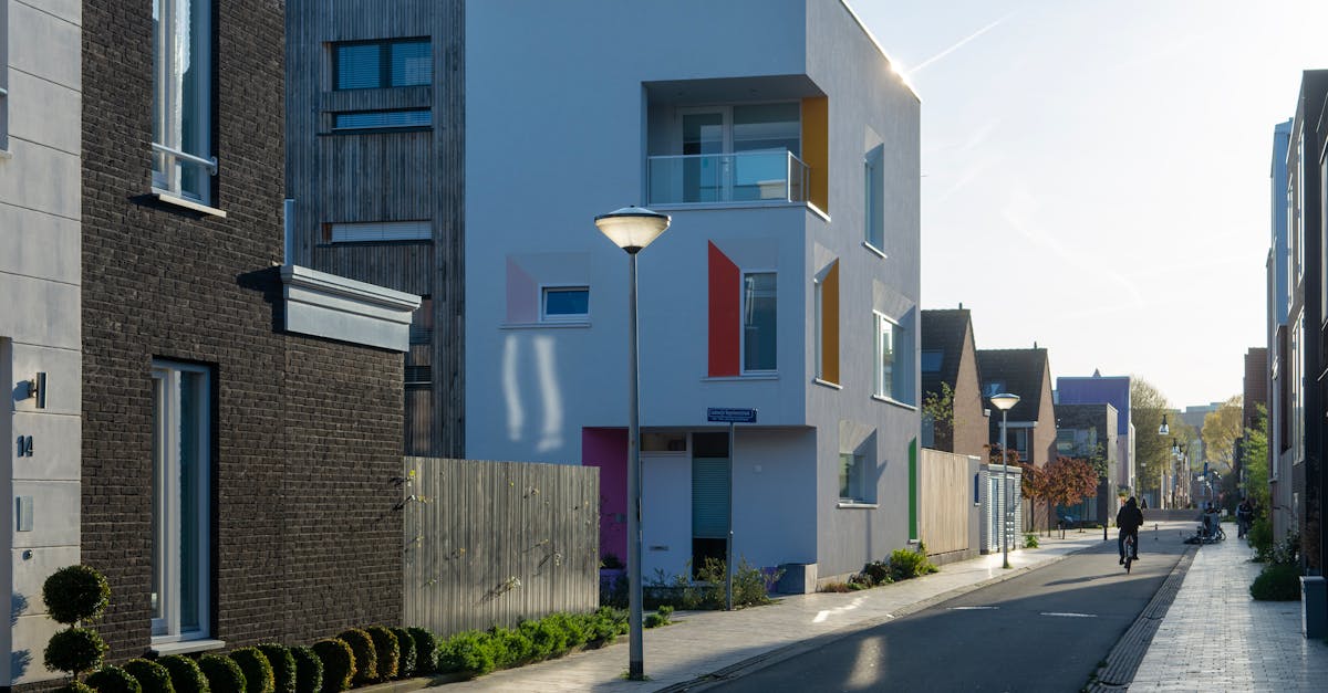 entdecken sie die vorteile und herausforderungen des gemeinschaftlichen wohnens. erfahren sie, wie modernes zusammenleben in kommunen funktioniert, welche modelle es gibt und wie sie passende wohnprojekte finden können.